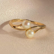 Load image into Gallery viewer, Vintage 9k Pearl Duo Ring 1981