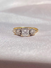 Load image into Gallery viewer, Vintage 18k Diamond Princess Cut Trilogy Ring 1981