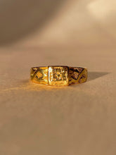 Load image into Gallery viewer, Antique 18k Flower Pictoral Ring 1891
