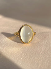 Load image into Gallery viewer, Vintage 9k Moonstone Cabochon Cocktail Ring 2001