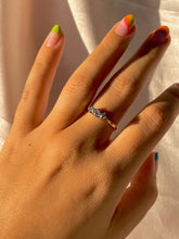 Load image into Gallery viewer, Vintage 18k Diamond Platinum Trilogy Ring