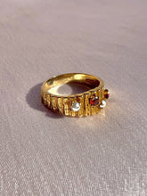 Load image into Gallery viewer, Vintage 9k Garnet Pearl Brutalist Ring 1967