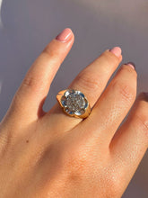 Load image into Gallery viewer, Vintage 10k Diamond Ribbed Flower Cluster Ring