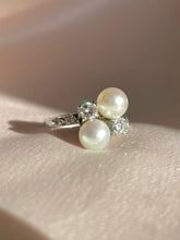 Load image into Gallery viewer, Vintage 18k White Gold Diamond Pearl Crossover Ring