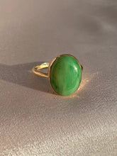 Load image into Gallery viewer, Vintage 9k Jade Cabochon Bezel Ring