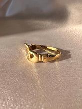 Load image into Gallery viewer, Vintage 9k Diamond Starburst Claddagh Ring