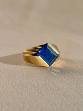 Load image into Gallery viewer, Vintage 10k Blue Gemstone Ribbed Ring