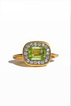 Load image into Gallery viewer, Vintage 18k Peridot Diamond Bezel Ring