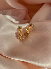 Load image into Gallery viewer, Vintage 9k Morganite Diamond Drop Earrings