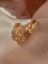 Load image into Gallery viewer, Vintage 9k Morganite Diamond Drop Earrings