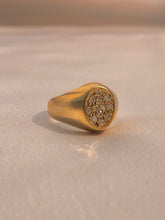 Load image into Gallery viewer, Vintage 9k Diamond Cluster Signet Ring