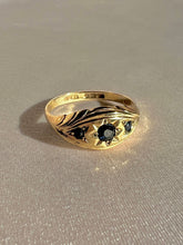 Load image into Gallery viewer, Vintage 9k Sapphire Starburst Trilogy Boat Ring 1982
