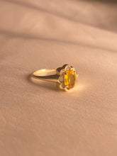 Load image into Gallery viewer, Vintage 10k Citrine Flower Ring