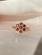 Load image into Gallery viewer, Vintage 9k Gold Garnet Flower Cluster Ring