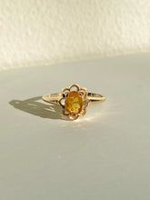 Load image into Gallery viewer, Vintage 10k Citrine Flower Ring