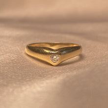 Load image into Gallery viewer, Vintage 14k Heart Diamond Band