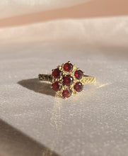 Load image into Gallery viewer, Vintage 9k Gold Garnet Flower Cluster Ring