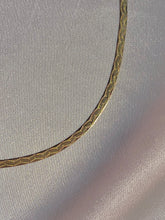 Load image into Gallery viewer, Vintage 14k Italian Double Sided Herringbone Necklace