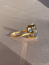 Load image into Gallery viewer, Vintage 14k Aquamarine Diamond Cocktail Ring