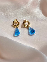 Load image into Gallery viewer, Vintage 9k Topaz Briolette Drop Earrings