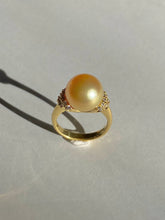 Load image into Gallery viewer, Vintage 18k South Sea Pearl Diamond Ring