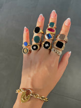 Load image into Gallery viewer, Vintage 9k Lapis Lazuli Signet Ring 1970