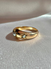 Load image into Gallery viewer, Antique 9k Grey Pearl Trilogy Starburst Gypsy Ring
