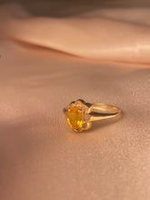 Load image into Gallery viewer, Vintage 10k Citrine Flower Ring