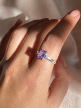 Load image into Gallery viewer, Vintage 9k White Gold Pink Gemstone Ring