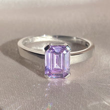 Load image into Gallery viewer, Vintage 9k White Gold Pink Gemstone Ring