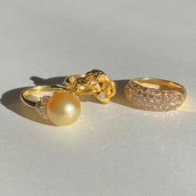 Load image into Gallery viewer, Vintage 18k South Sea Pearl Diamond Ring