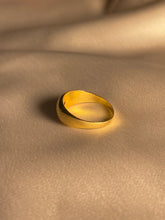 Load image into Gallery viewer, Antique 18k Solitaire Starburst Gypsy Ring