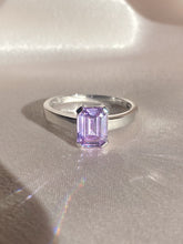 Load image into Gallery viewer, Vintage 9k White Gold Pink Gemstone Ring