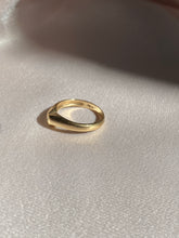 Load image into Gallery viewer, Vintage 14k Heart Diamond Band