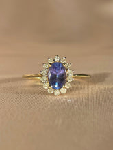 Load image into Gallery viewer, Vintage 9k Tanzanite Diamond Oval Cluster Ring