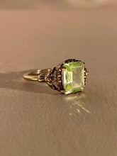 Load image into Gallery viewer, Antique 10k Lime Spinel Art Nouveau Ring