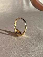 Load image into Gallery viewer, Vintage 9k Sapphire Starburst Trilogy Boat Ring 1982