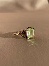 Load image into Gallery viewer, Antique 10k Lime Spinel Art Nouveau Ring