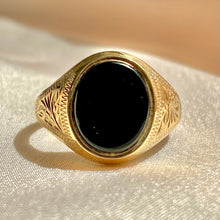 Load image into Gallery viewer, Vintage 9k Onyx Signet Filigree Ring 1989