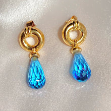 Load image into Gallery viewer, Vintage 9k Topaz Briolette Drop Earrings