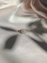 Load image into Gallery viewer, Vintage 9k Diamond Cluster Ring
