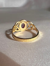 Load image into Gallery viewer, Vintage 9k Garnet Cabochon Lattice Ring