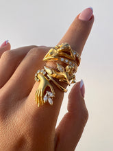 Load image into Gallery viewer, Vintage 18k Carrera y Carrera Diamond Marquise Mano Ring