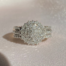 Load image into Gallery viewer, Vintage 9k Diamond Cluster Ring