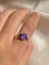 Load image into Gallery viewer, Vintage 9k White Gold Pink Gemstone Ring