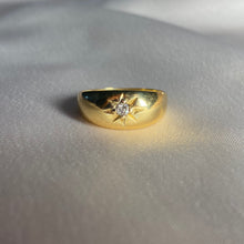 Load image into Gallery viewer, Antique 18k Solitaire Starburst Gypsy Ring