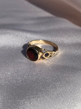 Load image into Gallery viewer, Vintage 9k Garnet Bezel Ring