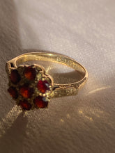 Load image into Gallery viewer, Vintage 9k Gold Garnet Flower Cluster Ring