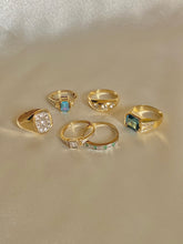 Load image into Gallery viewer, Vintage 14k Topaz Diamond Ring