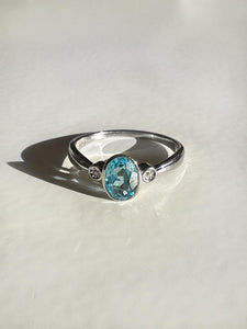 Vintage White Gold Topaz Diamond Bezel Ring